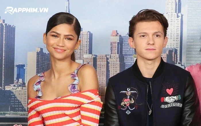 Tom Holland giả gái